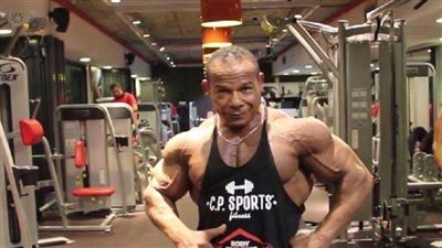 الكابتن الشحات مبروك    