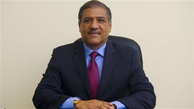 الدكتور عفت السادات رئيس حزب السادات الديمقراطي    