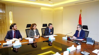 وزير التخطيط يلتقي وفد البنك الأوروبي    