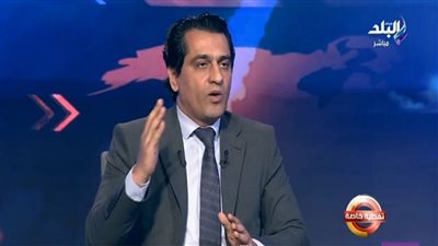 الكاتب أيمن عبدالمجيد    