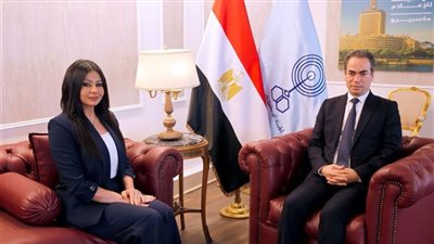 الإعلامية عواطف أبو السعود    