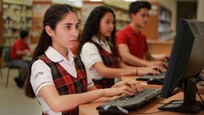 طلاب شهادة الدبلومة الأمريكية    