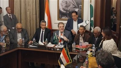 جانب من الاجتماع     