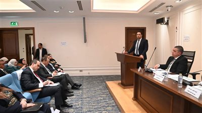 جانب من الاجتماع     