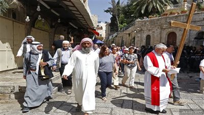 المصلين المسيحيين والمسلمين بالقدس    