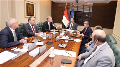 خلال اللقاء    