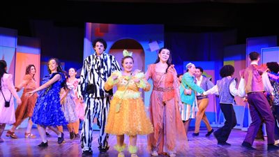 مسرحية لعب ولعب     