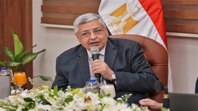  الدكتور محمد عوض تاج الدين    