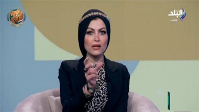  الكاتبة سارة عبد الوهاب    