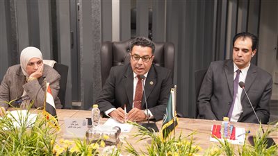 جانب من الاجتماع     
