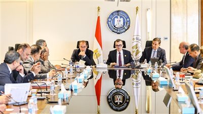 خلال الإجتماع    