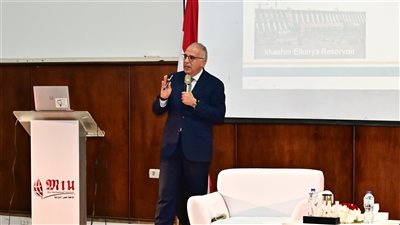 وزير الموارد المائية والري    