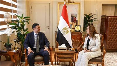 وزيرا الصناعة والتنمية المحلية والبيئة    