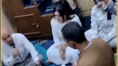 فيديو عروسة بملابس مكشوفة داخل المسجد    