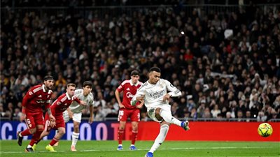 ريال مدريد وإشبيلية     