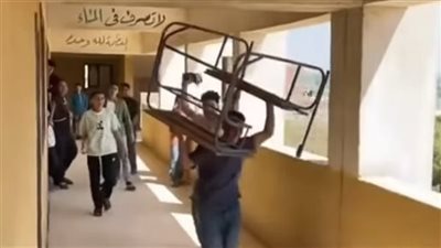 جانب من فيديو مشاجرة الطلاب بالتخت داخل مدرسة    