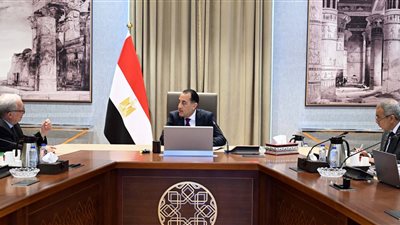 رئيس الوزراء ونائبه للشئون الاقتصادية    