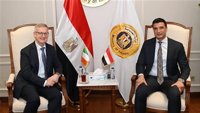 وزير الصناعة يلتقي سفير أيرلندا    