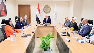 وزير التعليم يستقبل وفد البنك الدولي    