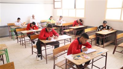 طلاب الشهادة الإعدادية     