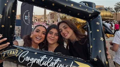 روجينا تحتفل بابنتها    