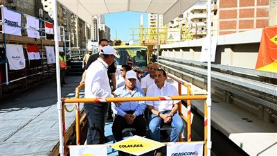 مدبولي ووزير النقل خلال جولة بالإسكندرية    