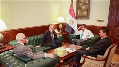وزير الصحة يستقبل مجدي يعقوب    