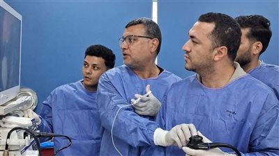استخراج 100 مسمار وصامولة من معدة مريض في بني سويف    