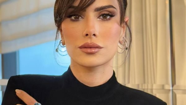 الفنانة صبا مبارك     