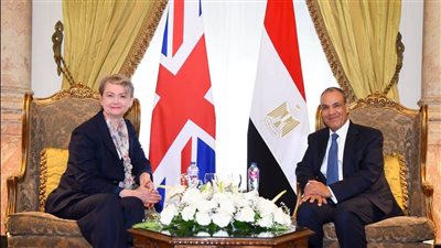 وزير الخارجية ونظيرته البريطانية     