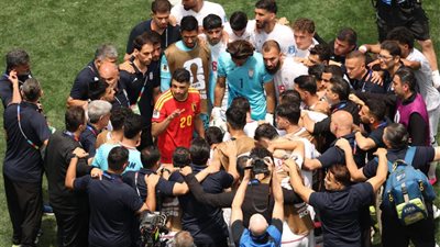 إيران    