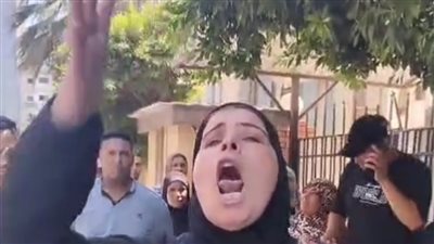 فرحة نجلة الفقيد بعد سماع حكم إحالة الأوراق للمفتي    