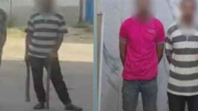 ضبط المتهمين والعصا الخشبية    