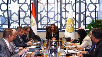 جانب من اجتماع وزيرة التنمية المحلية والبيئة    