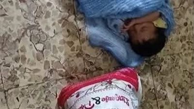الطفلة     