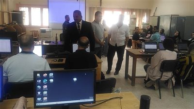 جانب من الدورة     