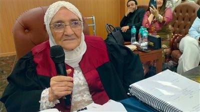 الدكتورة آمال إسماعيل متولي عبده    