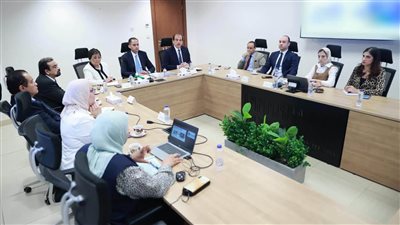 اجتماع لجنة تقييم أداء مديري ووكلاء مديريات الشؤون الصحية    