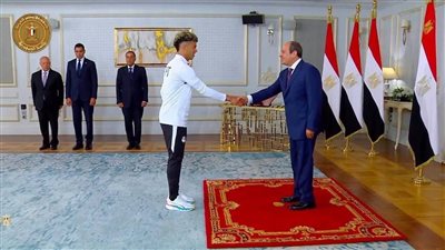 تكريم إمام عاشور من الرئيس السيسي    