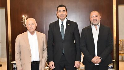 وزير الرياضة يبحث مع أبو ريدة ودياب خطة إعداد المنتخب    