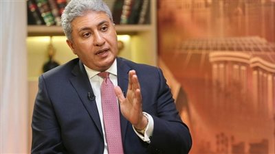 دكتور شريف فتحى وزير السياحة والآثار    