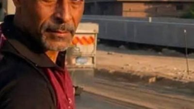 عامل الخردة بدمياط     