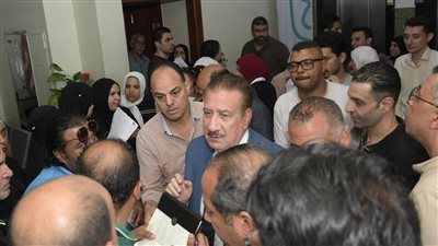 محافظ بورسعيد يفاجئ مبنى التأمين     