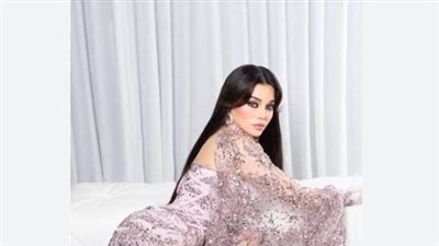 هيفاء وهبي تتألق بجامبسوت بنفسجي     