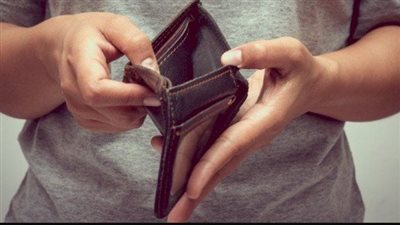ما الذي يحجب الرزق؟.. تعبيرية    