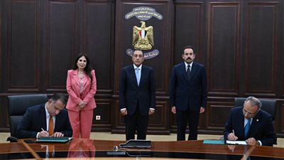 رئيس الوزراء يشهد توقيع بروتوكول    