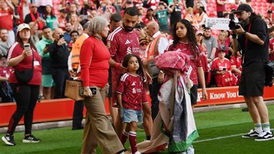 محمد صلاح وزوجته ماجي صادق     