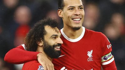 فان دايك وصلاح    