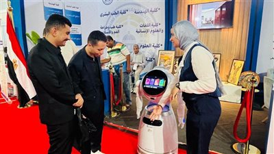 جانب من المعرض    