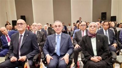 رئيس هيئة النيابة الإدارية تتفقد مدينة العدالة    